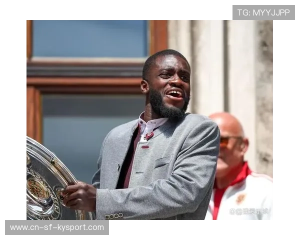 乌帕梅卡诺被评为法甲最佳后卫，乌帕梅卡诺技术特点